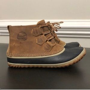Sorel Out and About Boots Sz 8